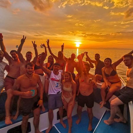 Sleeper Hostel Ao Nang エクステリア 写真