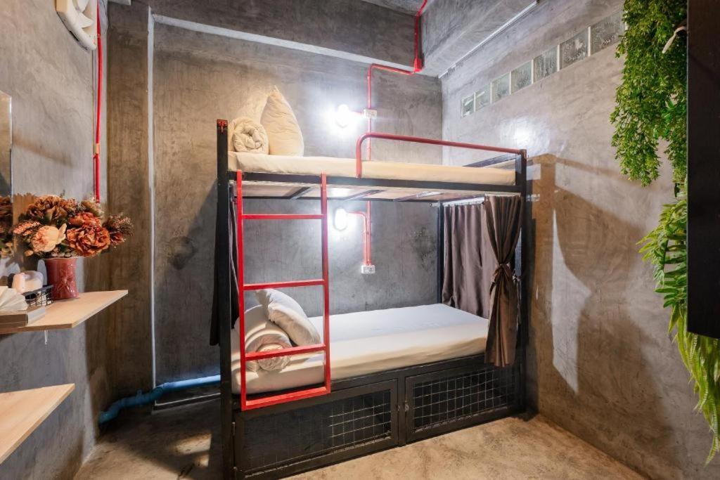Sleeper Hostel Ao Nang エクステリア 写真