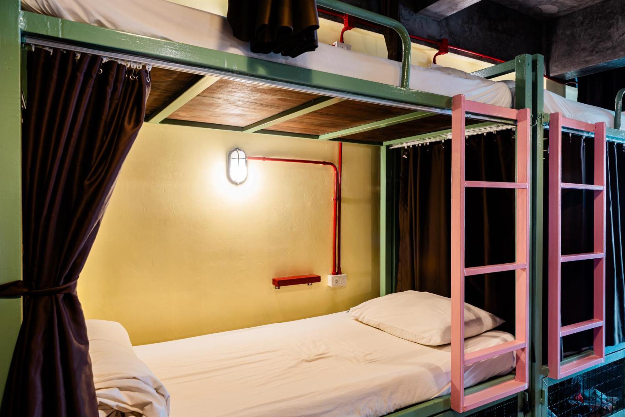 Sleeper Hostel Ao Nang エクステリア 写真