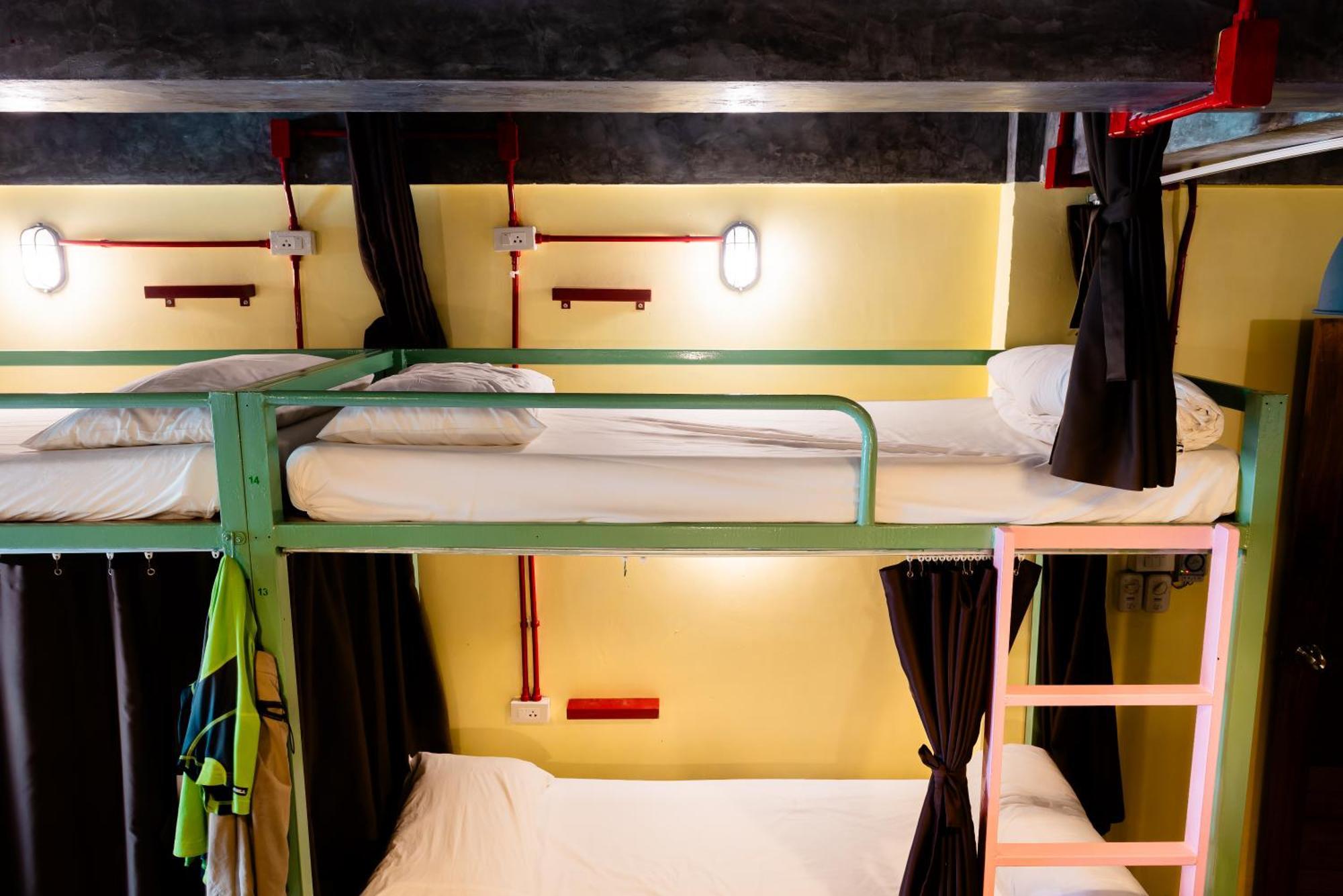 Sleeper Hostel Ao Nang エクステリア 写真