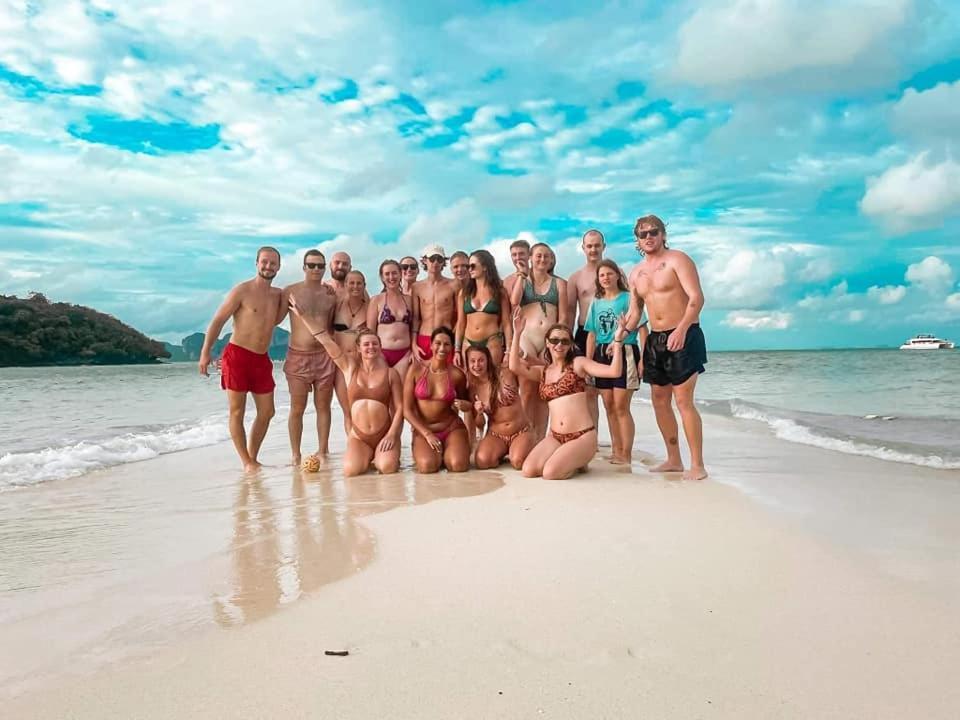 Sleeper Hostel Ao Nang エクステリア 写真
