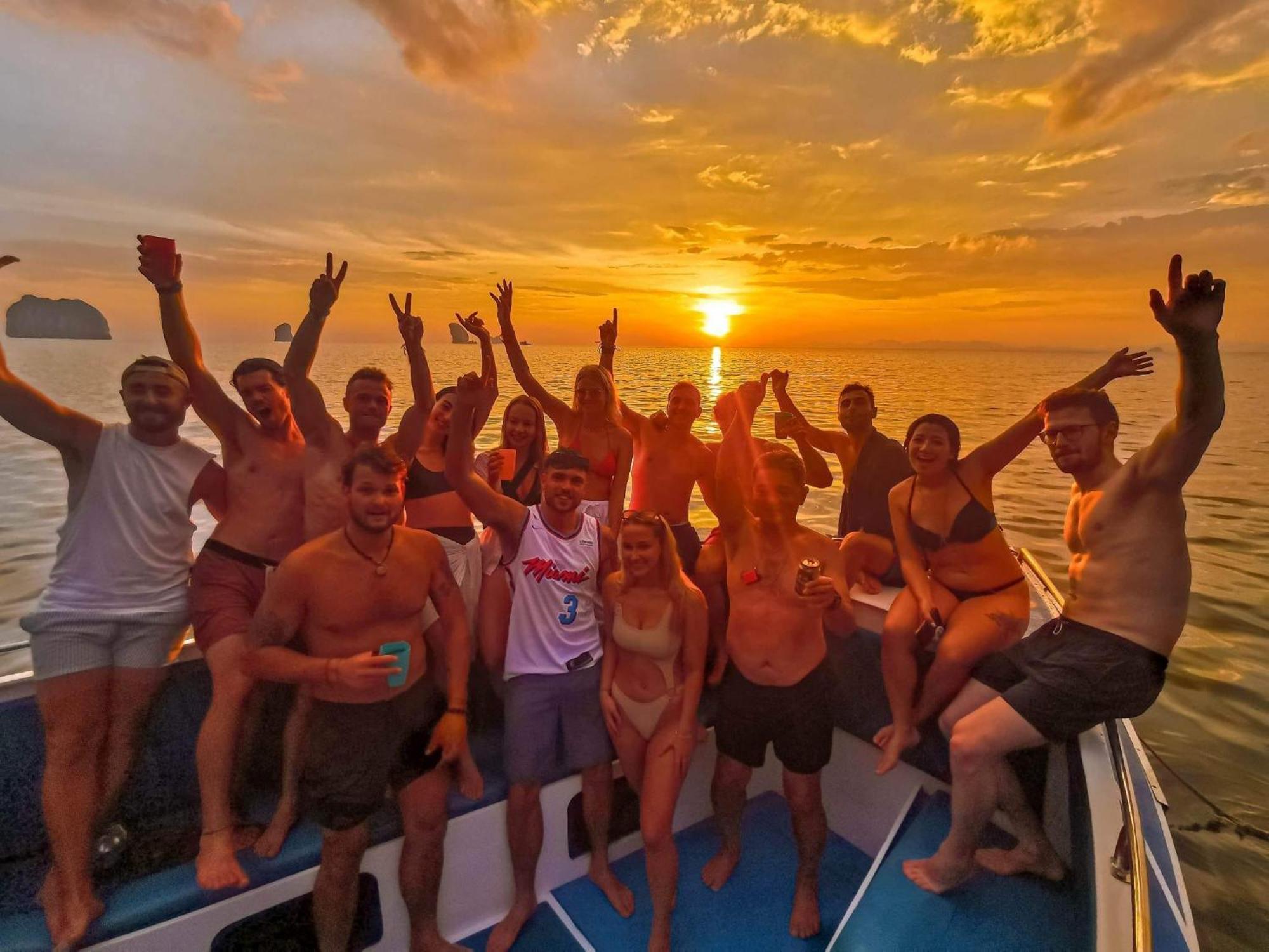 Sleeper Hostel Ao Nang エクステリア 写真